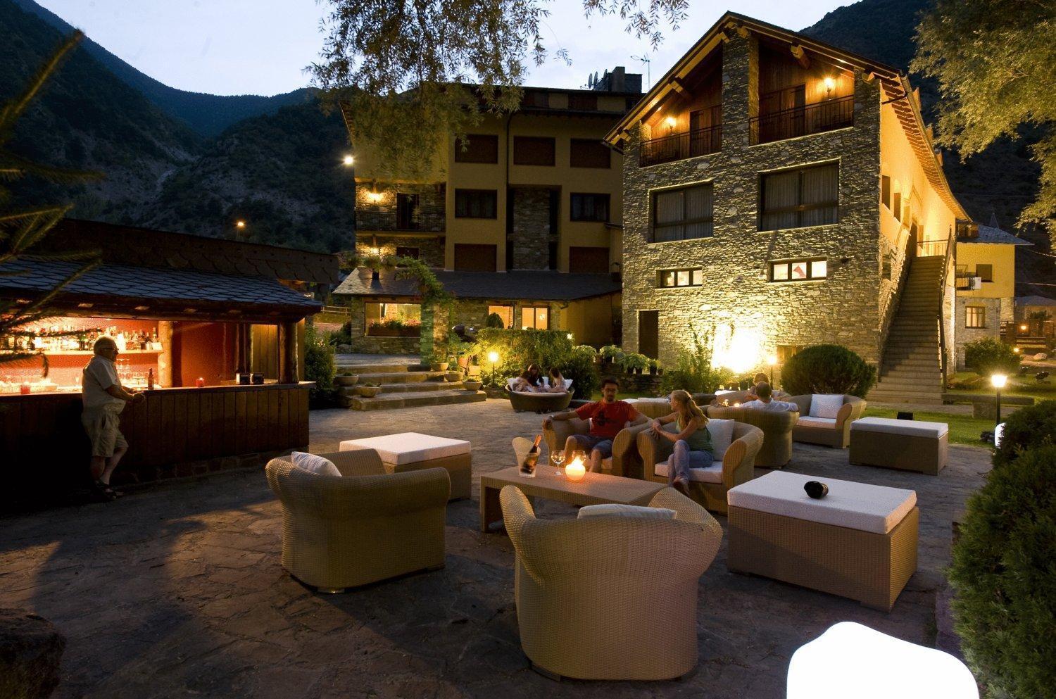 Hotel Restaurant Castellarnau Escalo Exterior photo